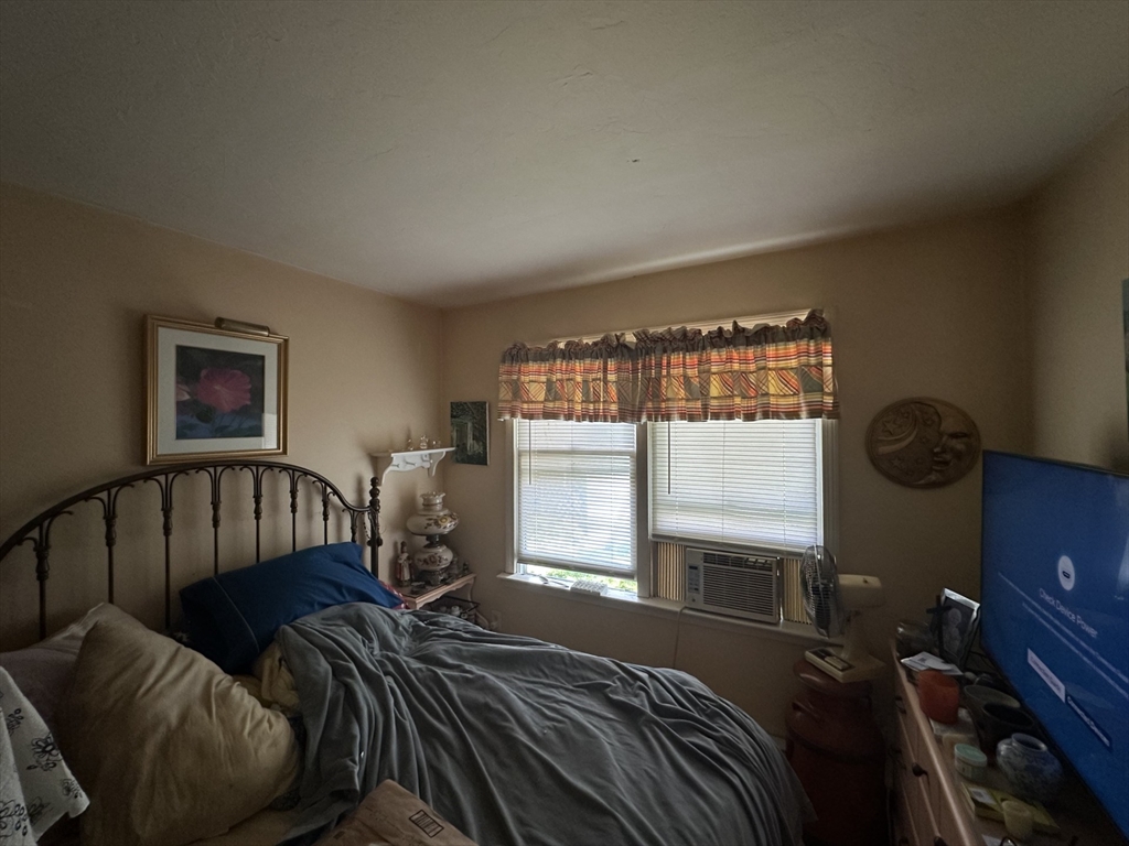 5 Loring Street Worcester, MA 01606 - Photo 8 of 15