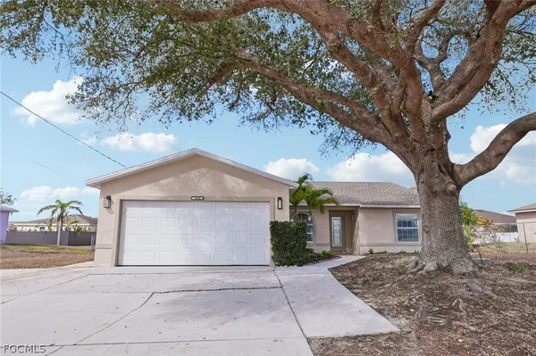 $299,900 | 3018 Northwest 2nd Place, Cape Coral, FL 33993