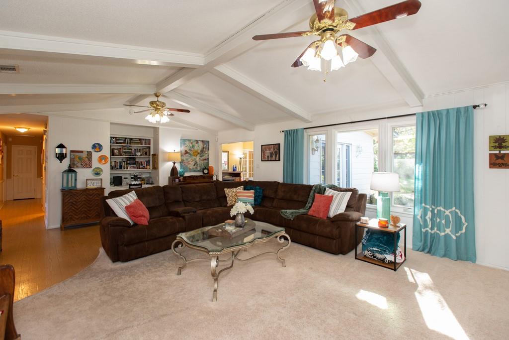 904 Clifford Street Athens, TX 75751 - Photo 2 of 23