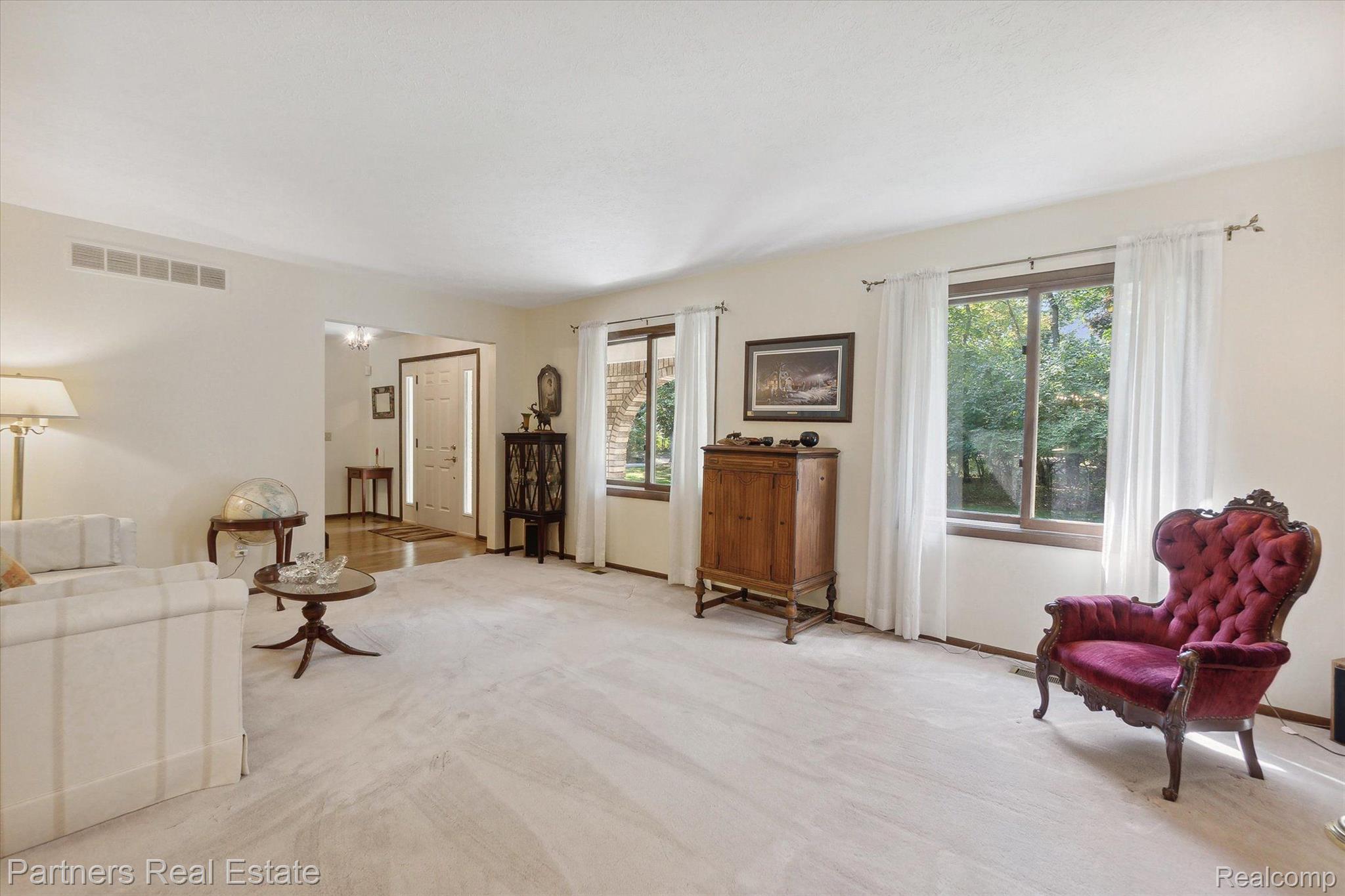 5229 Van Amberg Road Brighton, MI 48114 - Photo 8 of 51 Gallery Image 8