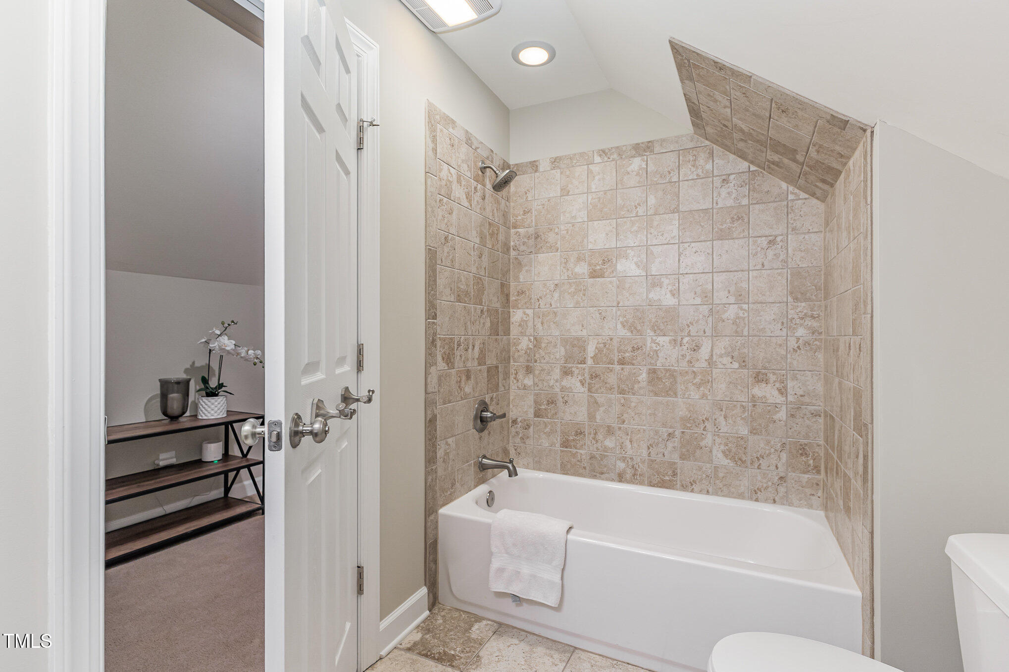 816 Thatcher Way Raleigh, NC 27615 - Photo 37 of 53 036_file_225