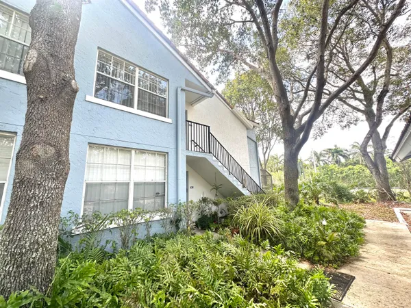 $2,700 | 3131 Clint Moore Road, Unit 208, Boca Raton, FL 33496