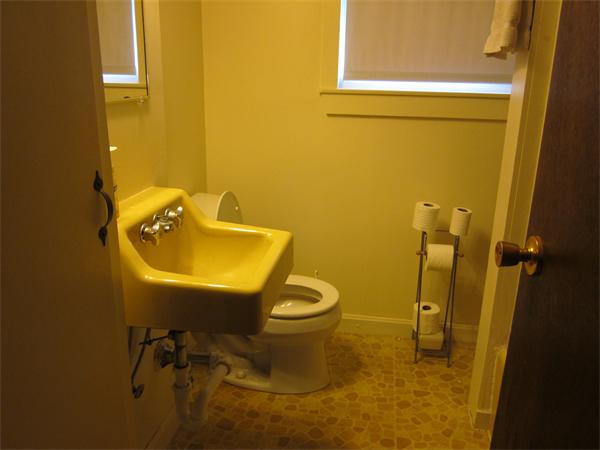 52 Warner Street Springfield, MA 01108 - Photo 14 of 16 Gallery Image 14
