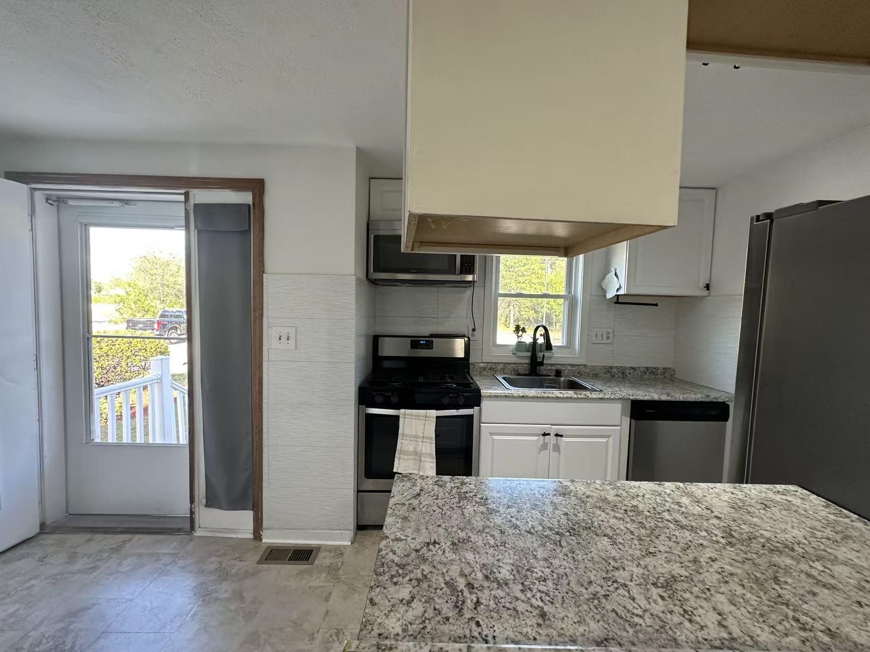 6 Pleasant Street, Unit B1 Hooksett, NH 03106 - Photo 14 of 36