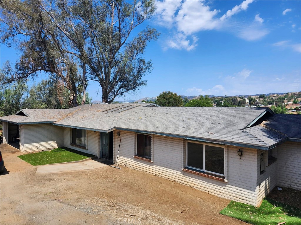 925 Reed Terrace Escondido, CA 92027 - Photo 2 of 14 Gallery Image 2