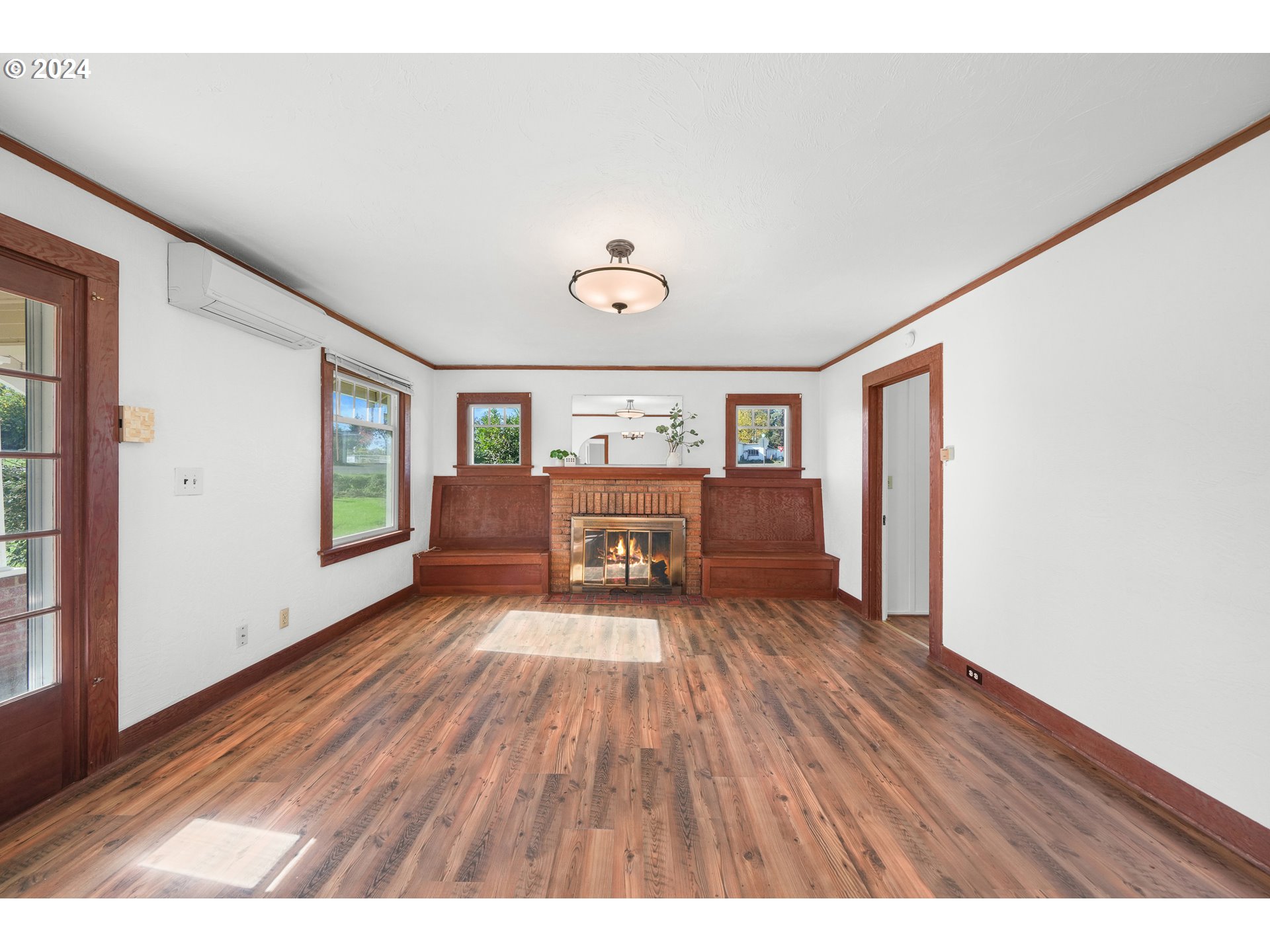 39119 Dexter Road Dexter, OR 97431 - Photo 6 of 25 a living room with furniture and a wooden floor
