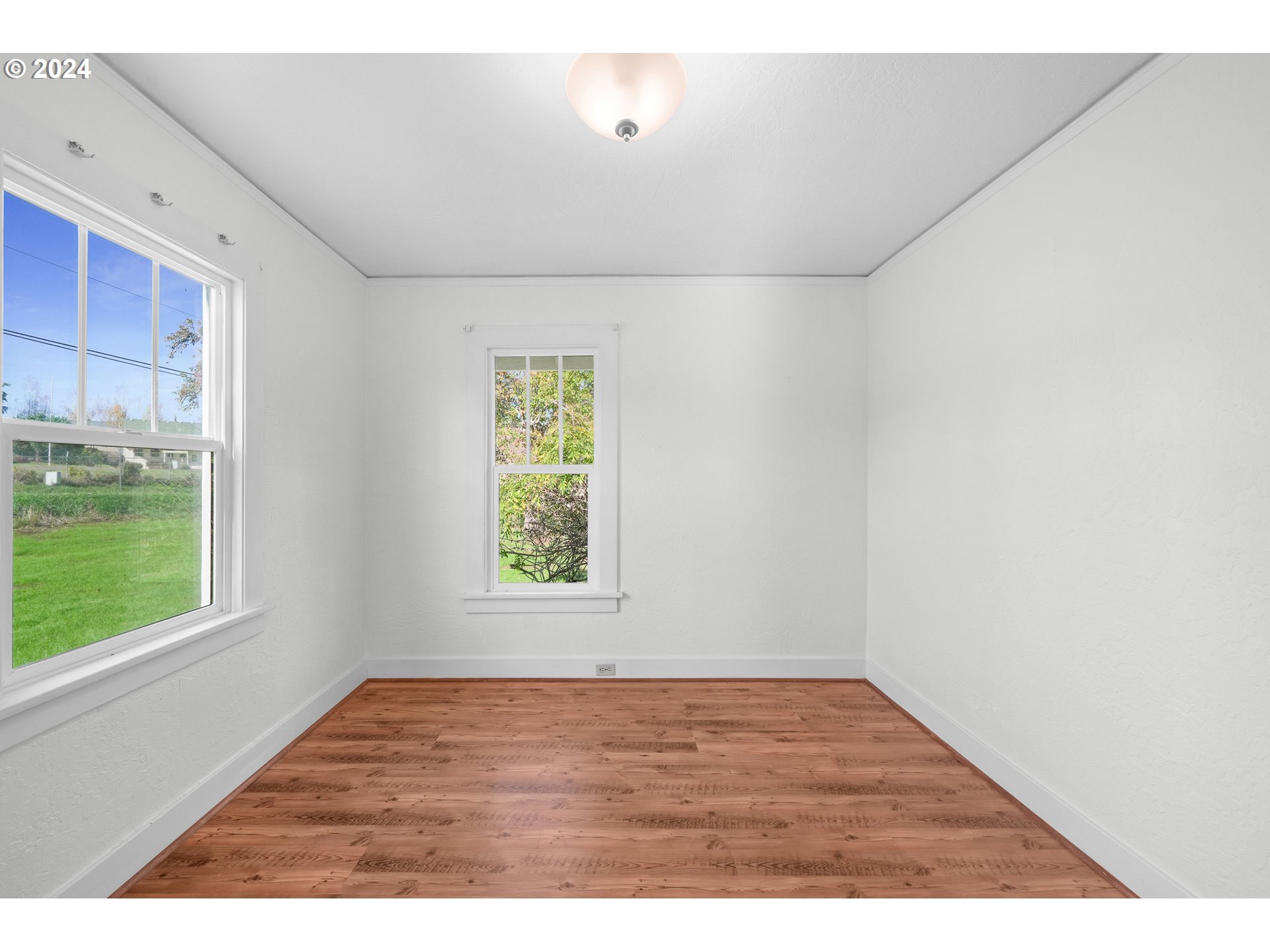39119 Dexter Road Dexter, OR 97431 - Photo 8 of 25 a view of an empty room with a window