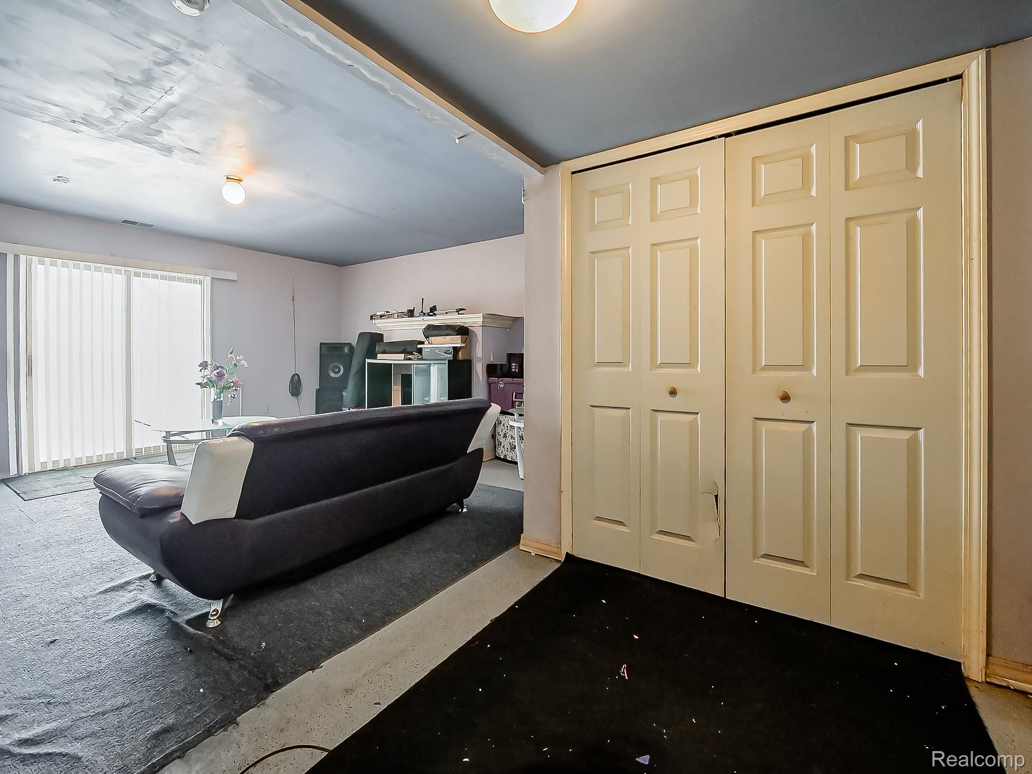 34460 Van Born Road Wayne, MI 48184 - Photo 21 of 31 View of living room