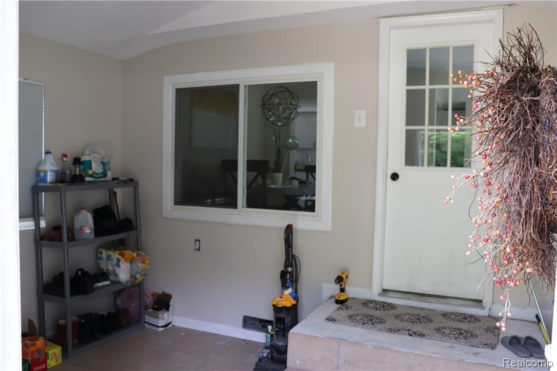 4449 South Lake George Road Dryden, MI 48428 - Photo 11 of 14 Mud Room