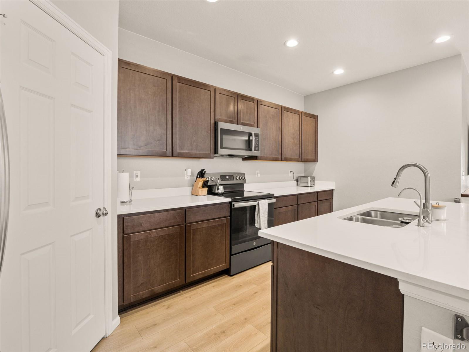 6513 North Ceylon Street Denver, CO 80249 - Photo 8 of 33