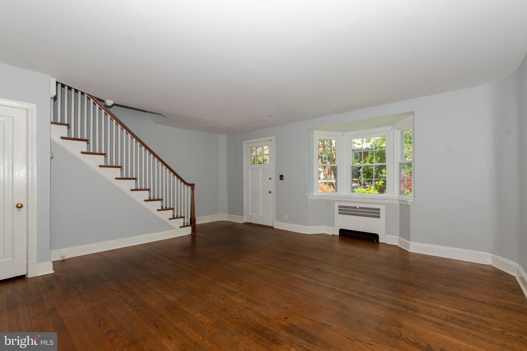 317 Murdock Road Baltimore, MD 21212 - Photo 4 of 39 Living Room