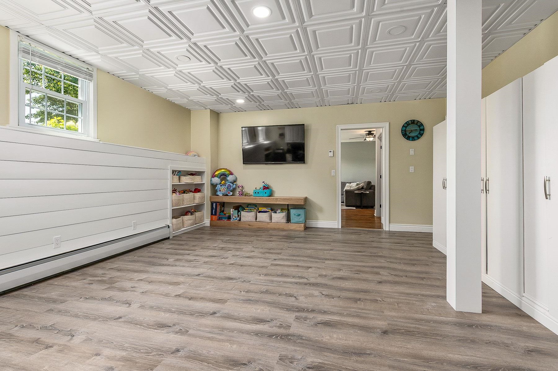 27 High Street Stratham, NH 03885 - Photo 32 of 42 Gallery Image 32