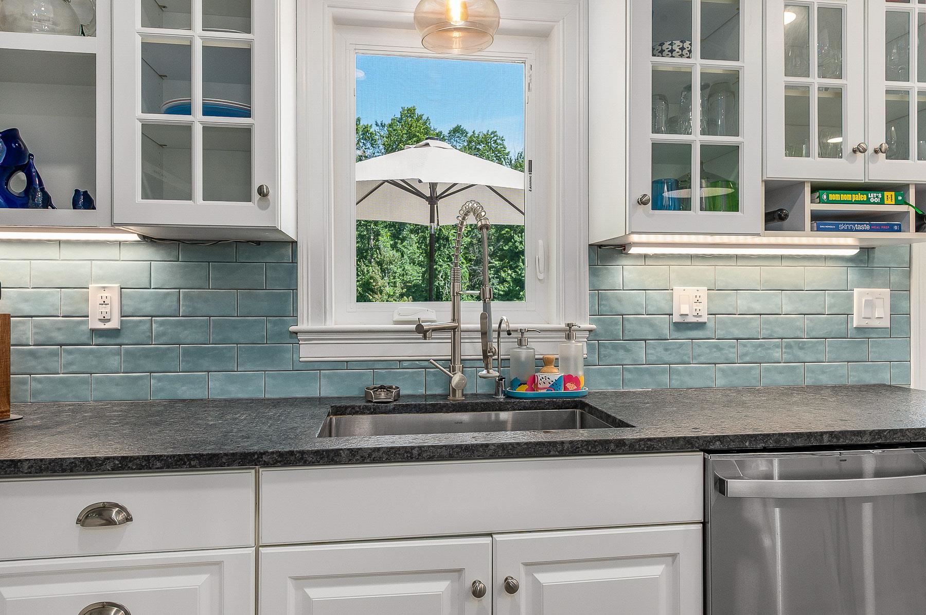 27 High Street Stratham, NH 03885 - Photo 8 of 42 Gallery Image 8