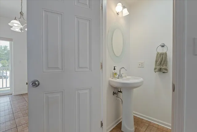 $398,000 | 183 East River Road, Unit D3, Des Plaines, IL 60016