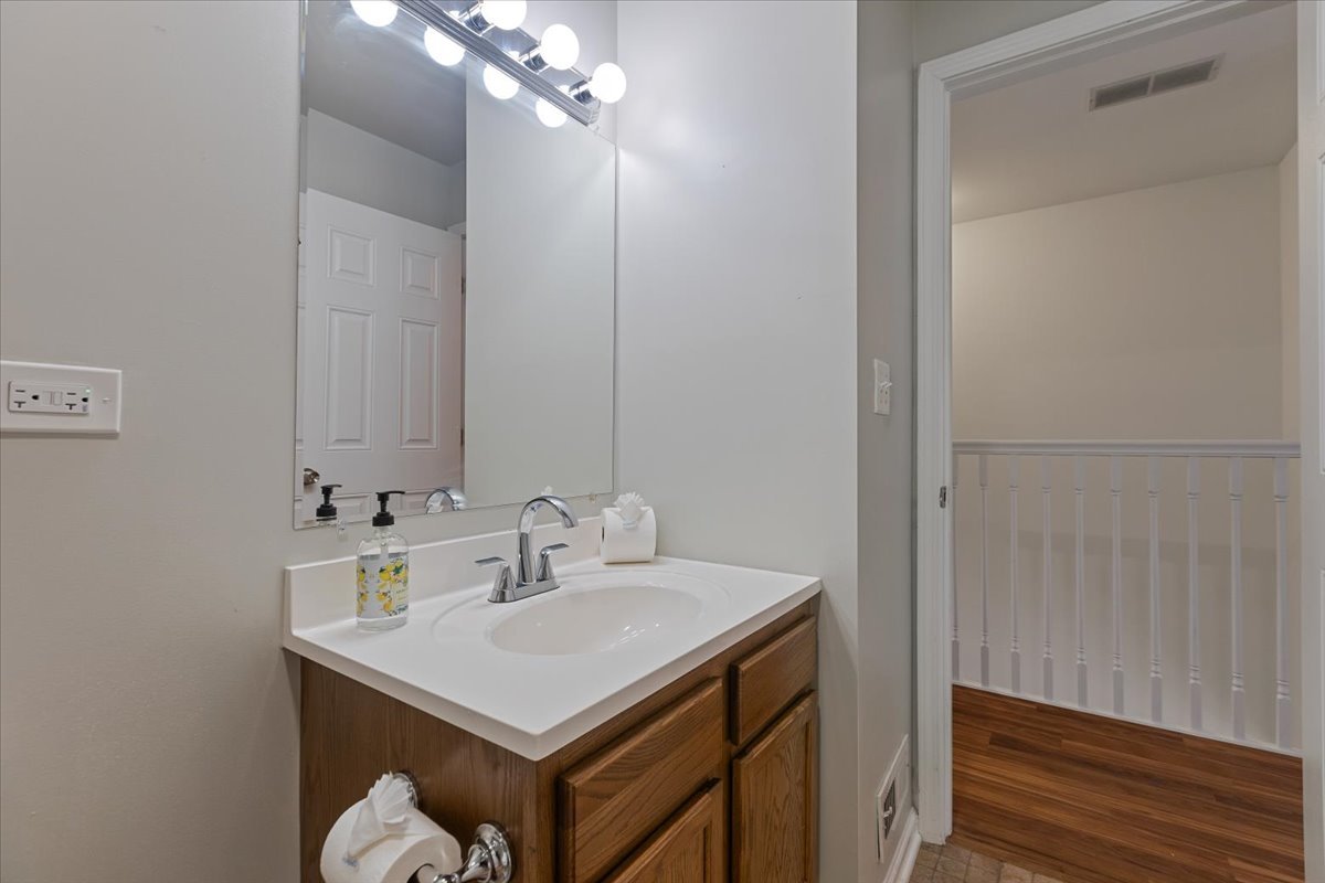 183 East River Road, Unit D3 Des Plaines, IL 60016 - Photo 20 of 29 Gallery Image 20