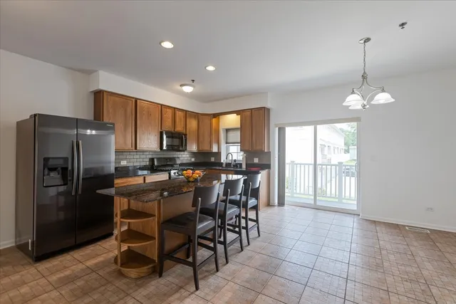 $398,000 | 183 East River Road, Unit D3, Des Plaines, IL 60016