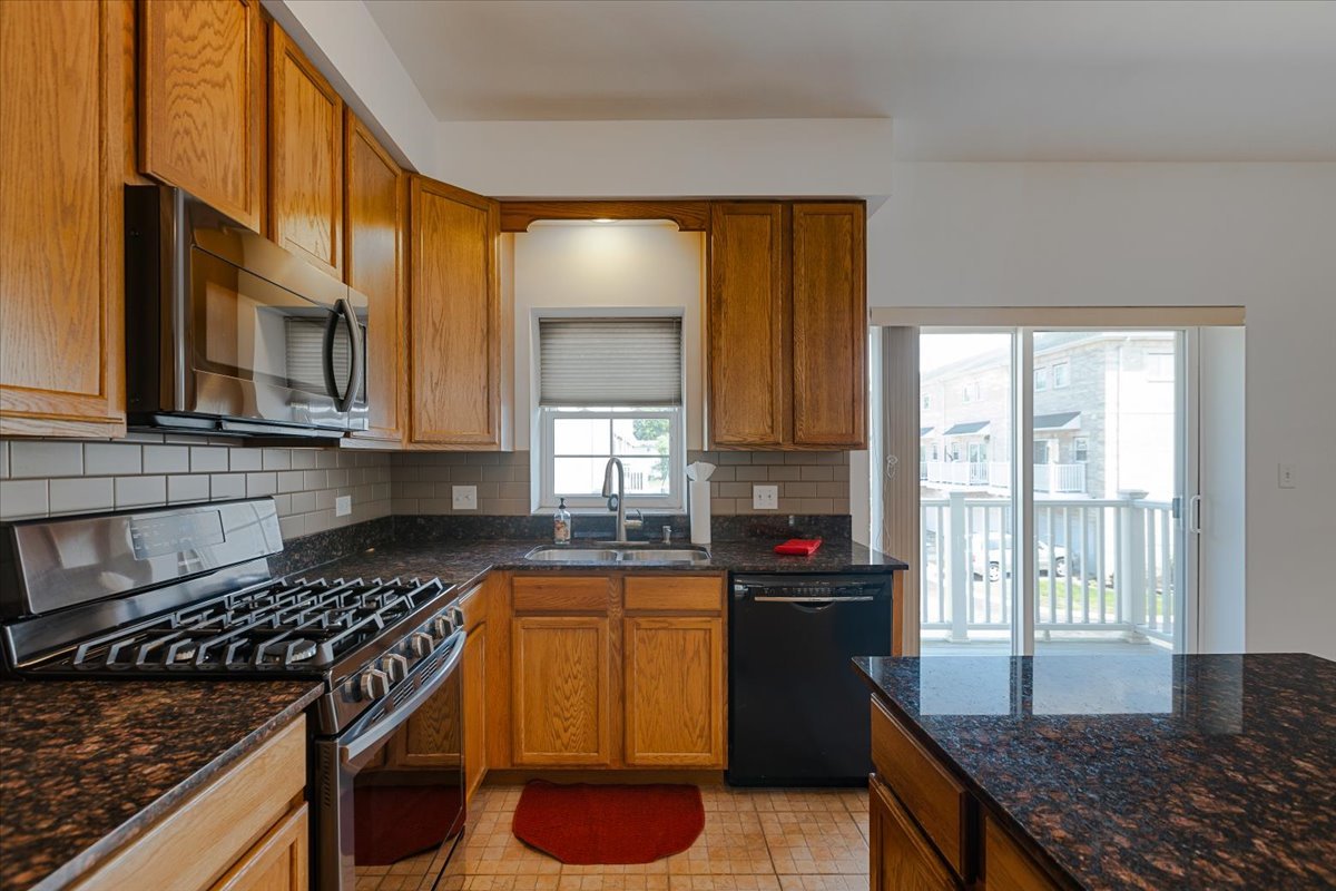 183 East River Road, Unit D3 Des Plaines, IL 60016 - Photo 8 of 29 Gallery Image 8
