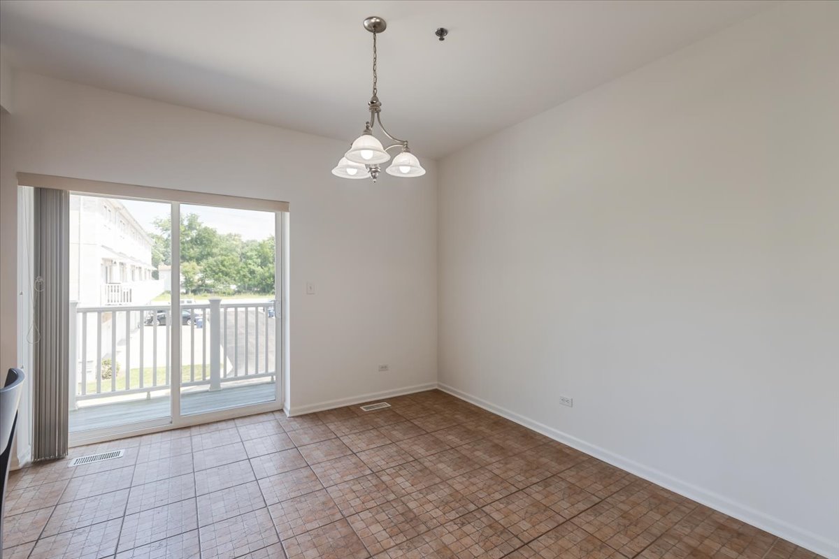 183 East River Road, Unit D3 Des Plaines, IL 60016 - Photo 10 of 29 Gallery Image 10