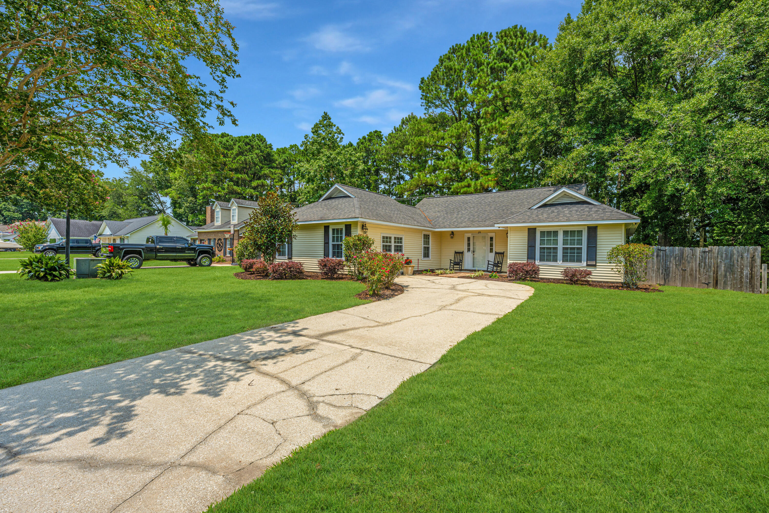 29 Fieldfare Way Charleston, SC 29414 - Photo 2 of 28 Lots of parking