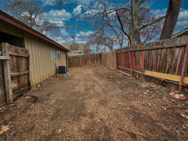 $1,395 | 2404 Audubon Place, Unit B, Austin, TX 78741