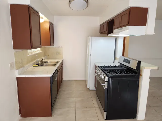 $1,395 | 2404 Audubon Place, Unit B, Austin, TX 78741