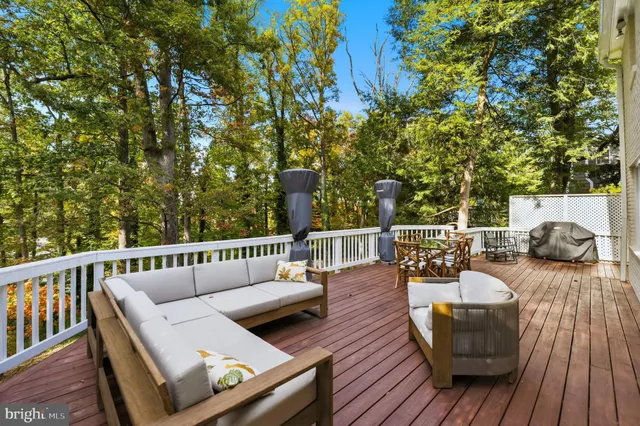 $1,075,000 | 6032 Grove Drive, Alexandria, VA 22307