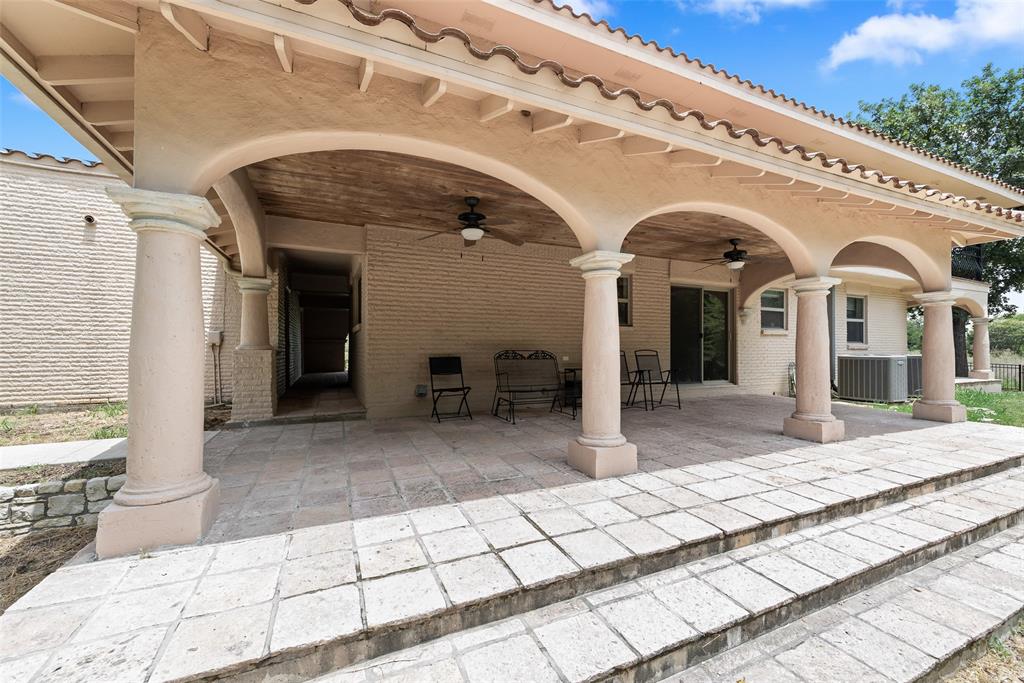 7220 Shiloh Road Midlothian, TX 76065 - Photo 9 of 40 Large covered back patio