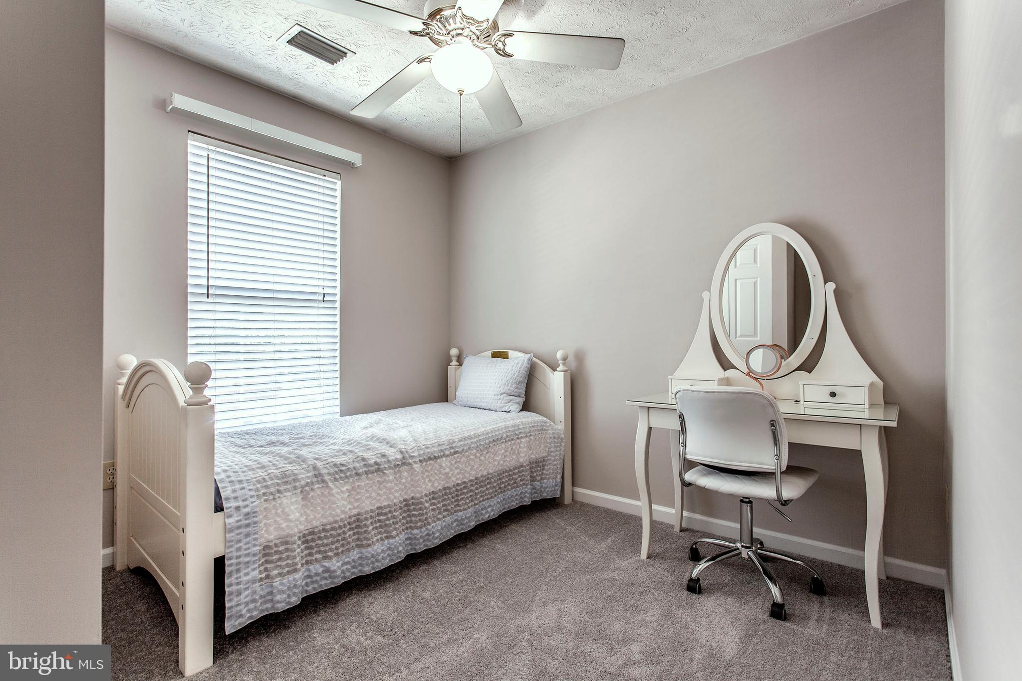 2670 Summers Ridge Drive Odenton, MD 21113 - Photo 16 of 24 2nd bedroom