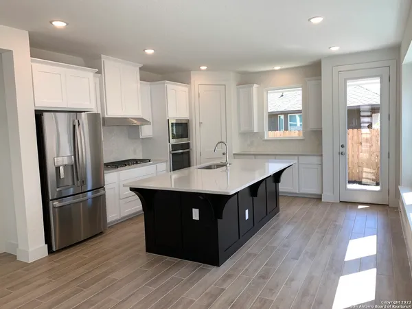 $2,995 | 1048 Easy Gruene, New Braunfels, TX 78130