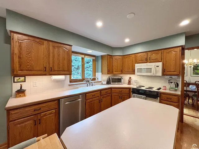 $489,900 | 2109 Riviera Drive, Lawrence, KS 66047