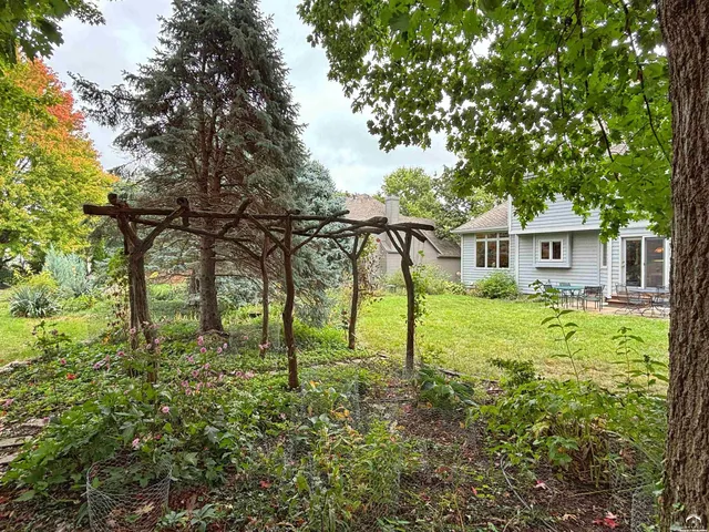 $489,900 | 2109 Riviera Drive, Lawrence, KS 66047