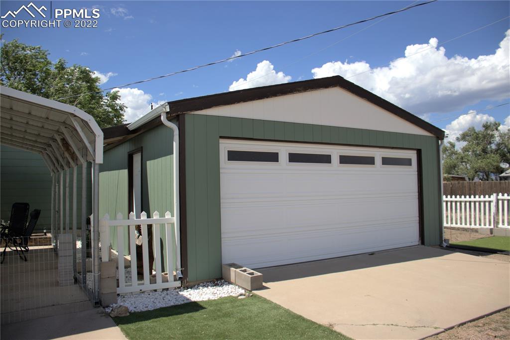 728 Graphite Street Florence, CO 81226 - Photo 27 of 30 a front view of a house
