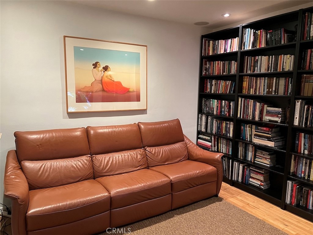 1025 Indiana Avenue Venice, CA 90291 - Photo 7 of 42