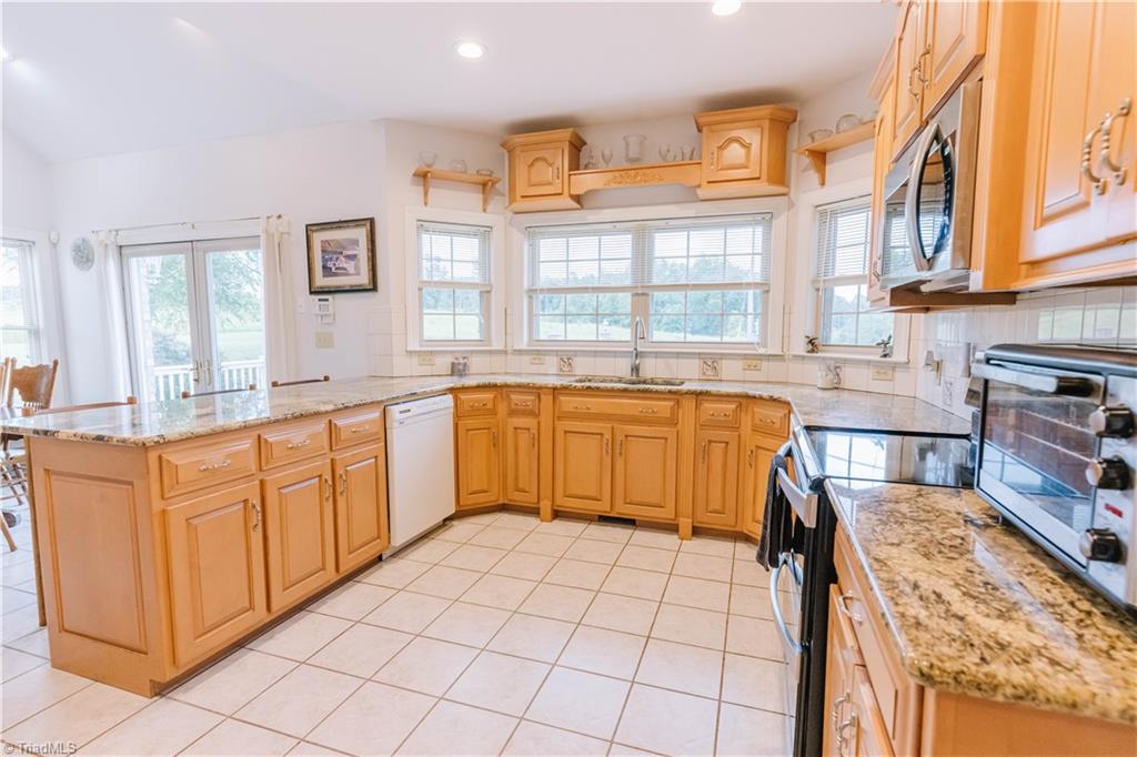 13177 Philpott Road Alton, VA 24520 - Photo 23 of 47