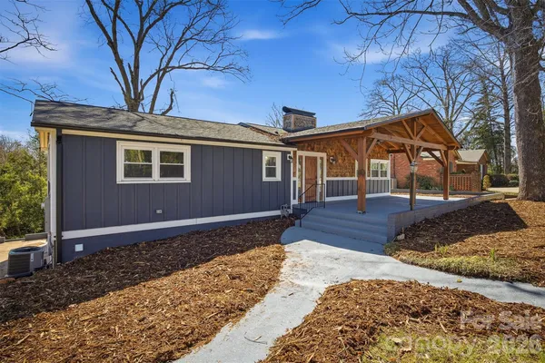$485,000 | 223 West Park Drive, Morganton, NC 28655
