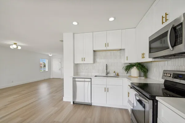 $3,100 | 6224 Reynolds Street, West Palm Beach, FL 33411
