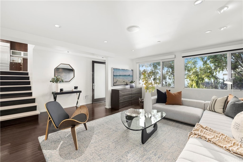 970 Baja Street Laguna Beach, CA 92651 - Photo 14 of 27 a living room with furniture and wooden floor
