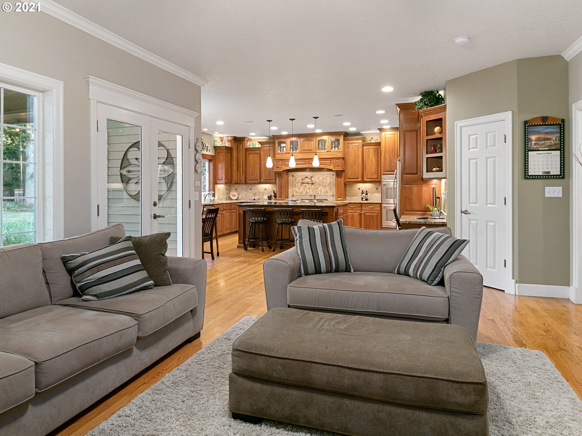 19890 Southwest Gassner Road Beaverton, OR 97007 - Photo 11 of 32 Kitchen/Family Room