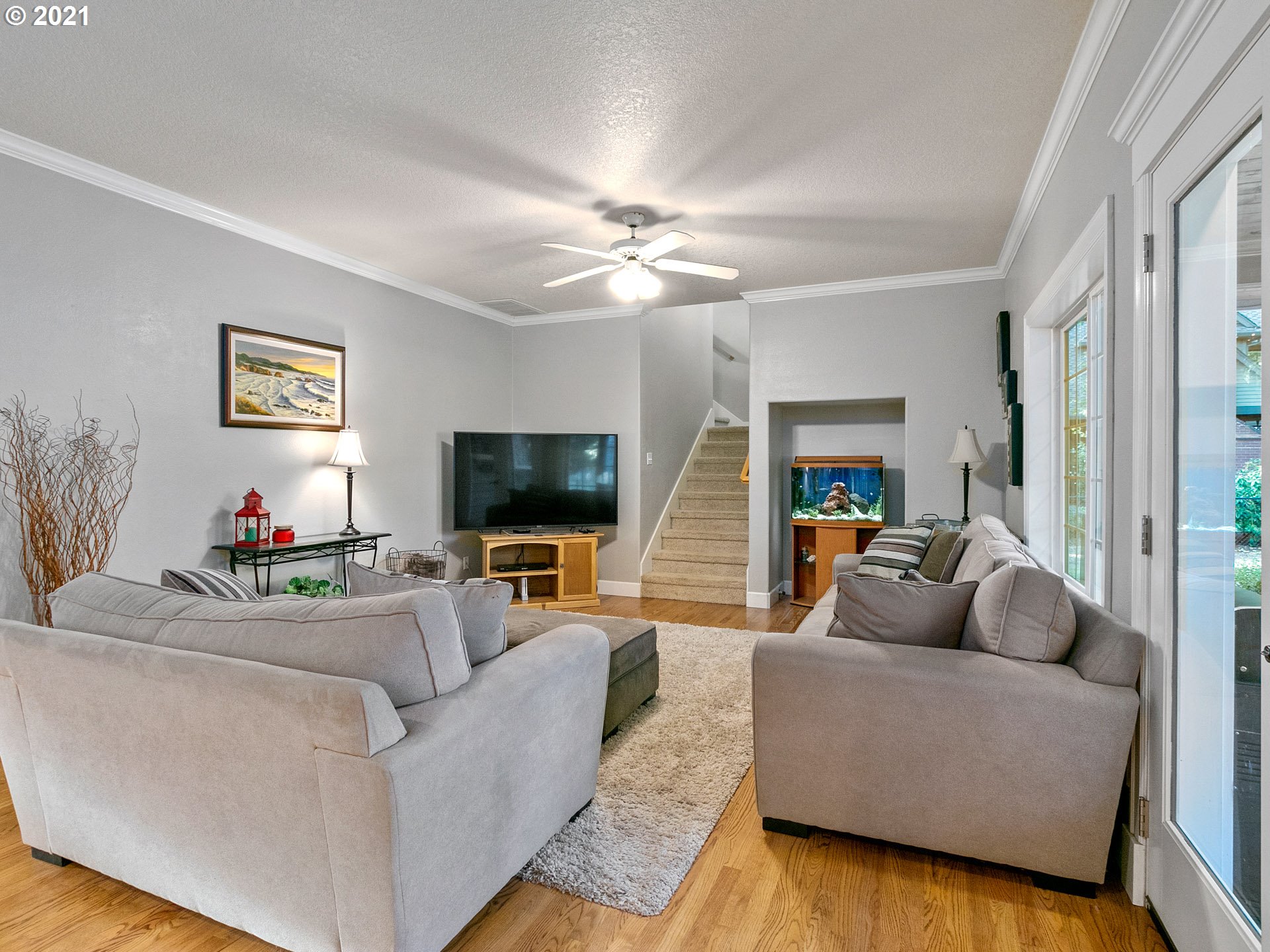 19890 Southwest Gassner Road Beaverton, OR 97007 - Photo 12 of 32 Family Room