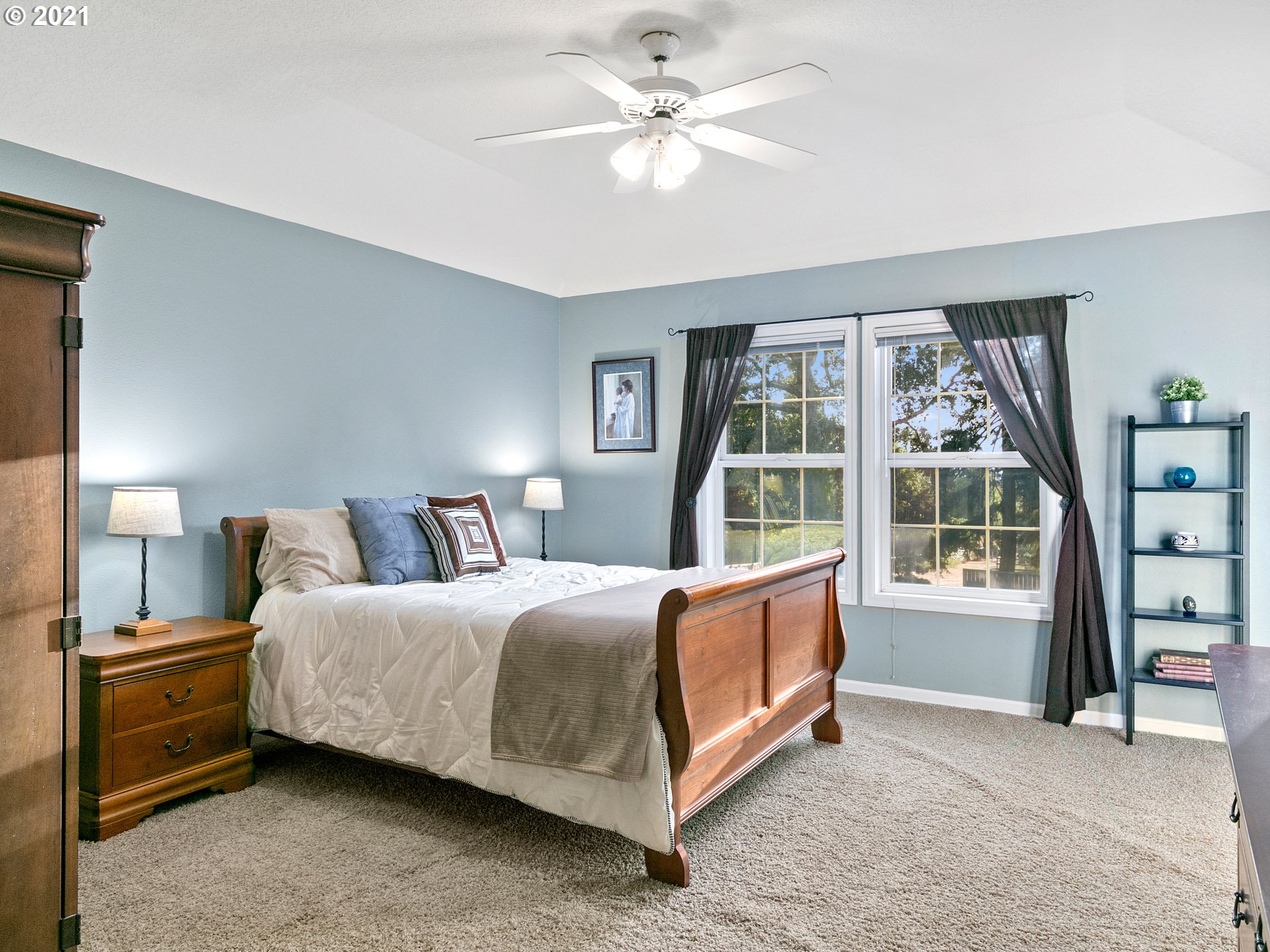 19890 Southwest Gassner Road Beaverton, OR 97007 - Photo 14 of 32 Bedroom, Primary