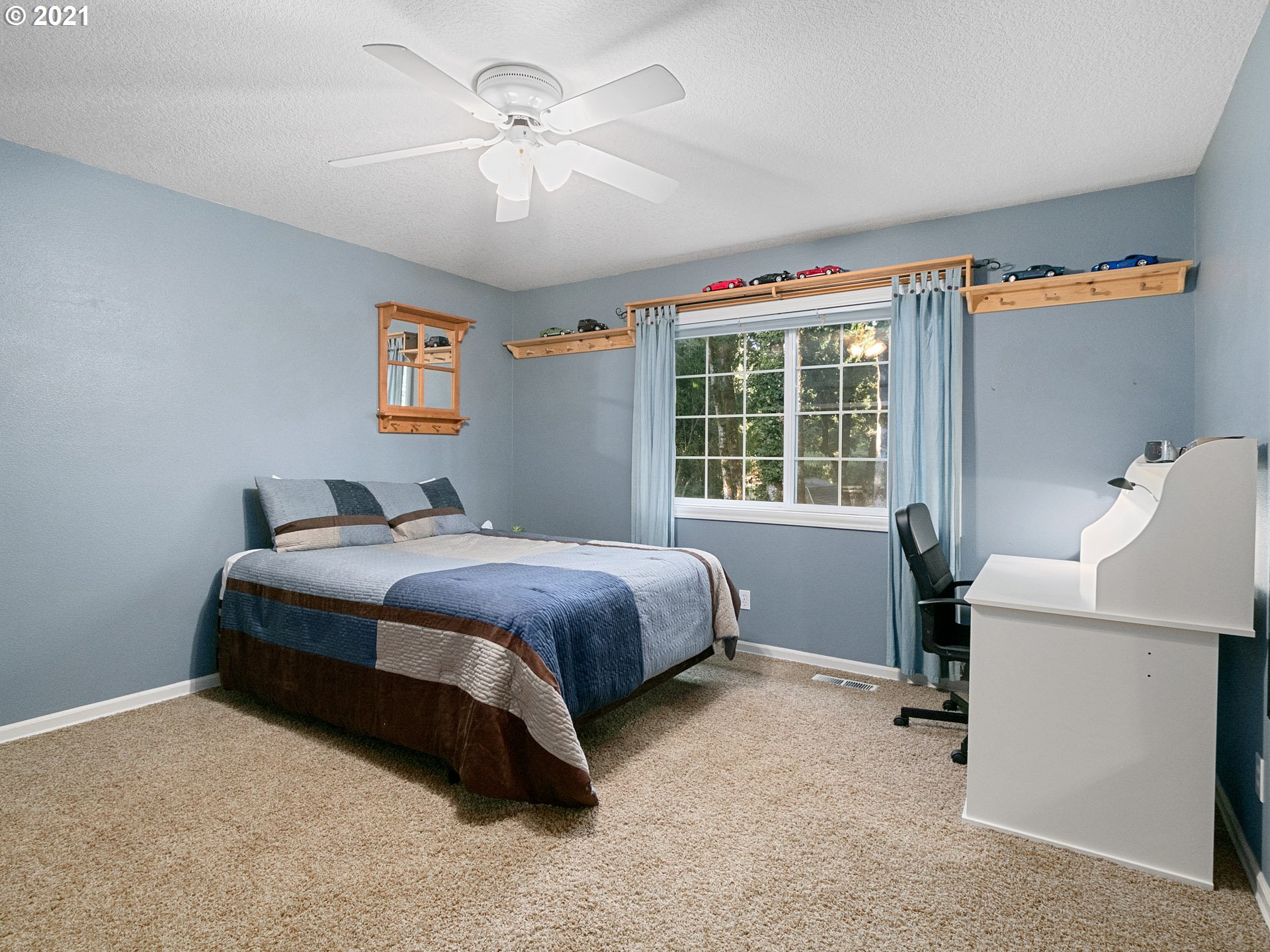 19890 Southwest Gassner Road Beaverton, OR 97007 - Photo 21 of 32 Bedroom
