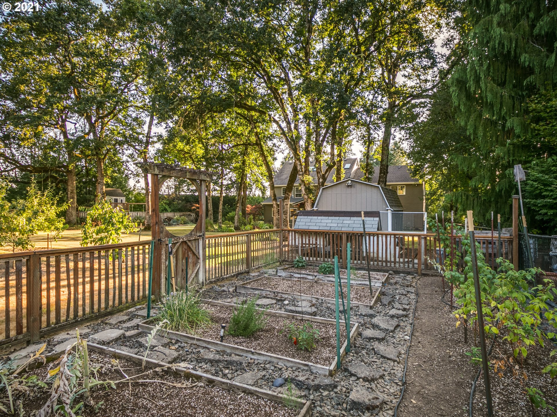 19890 Southwest Gassner Road Beaverton, OR 97007 - Photo 31 of 32 Garden