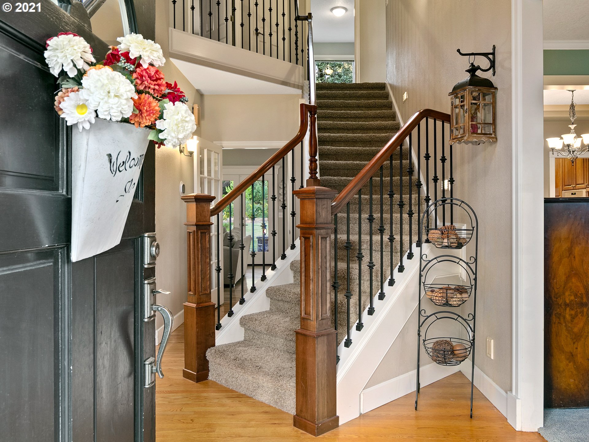 19890 Southwest Gassner Road Beaverton, OR 97007 - Photo 4 of 32 Entrance/Foyer