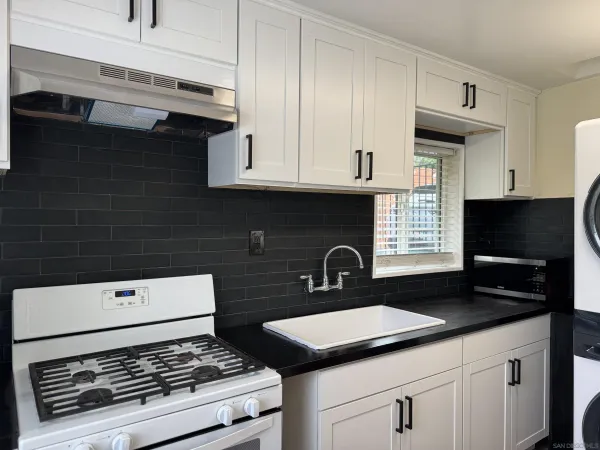$2,250 | 3669 Swift Avenue, San Diego, CA 92104