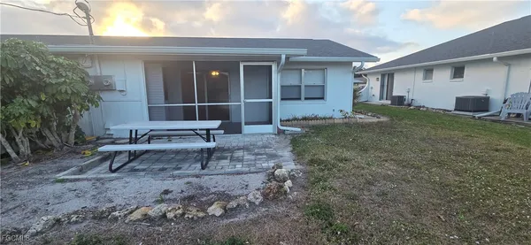 $1,300 | 3609 Southeast 9th Place, Unit 1, Cape Coral, FL 33904