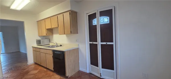 $1,300 | 3609 Southeast 9th Place, Unit 1, Cape Coral, FL 33904