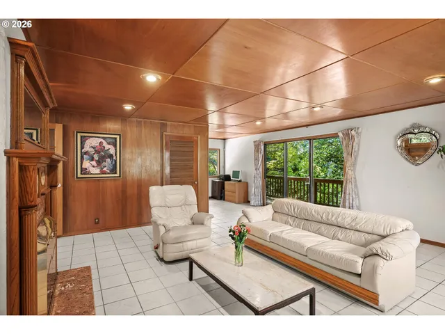 $735,000 | 8000 Southwest Wareham Circle, Portland, OR 97223