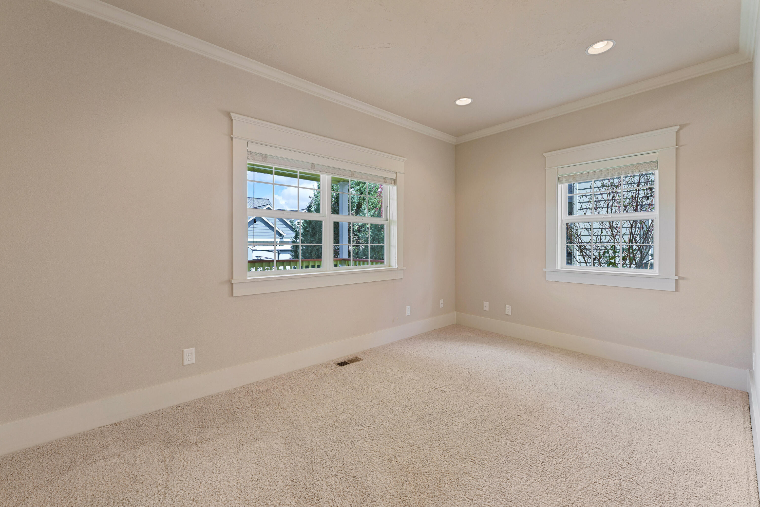3384 Northeast Wild Rivers Loop Bend, OR 97701 - Photo 17 of 41 Gallery Image 17