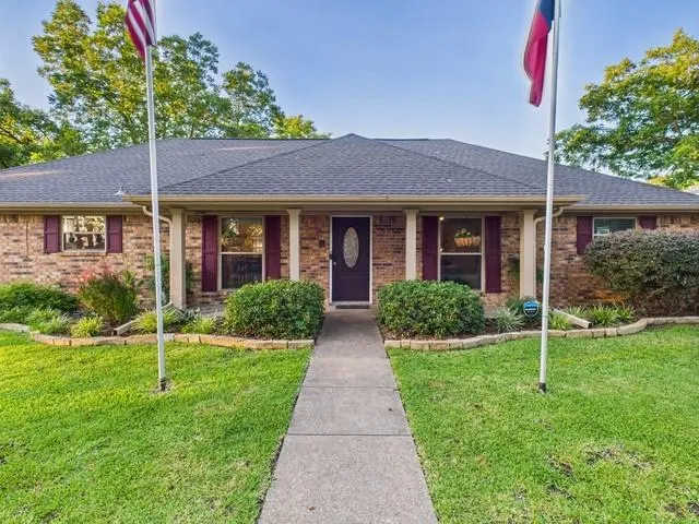 $644,900 | 102 Misty Glen Circle, Gun Barrel City, TX 75156