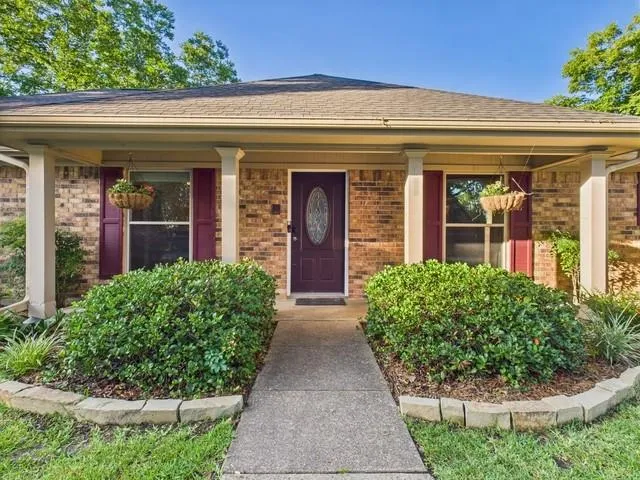 $644,900 | 102 Misty Glen Circle, Gun Barrel City, TX 75156